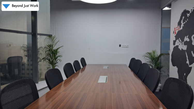 Meeting Room in Sector 42, Gurgaon – Perfect for collaborations and important discussions!